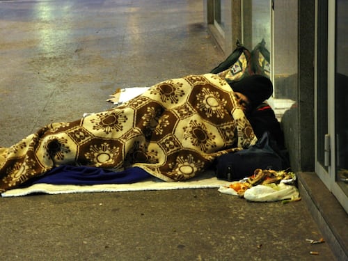 La storia di Andrea: laureato e senza lavoro, diventa clochard