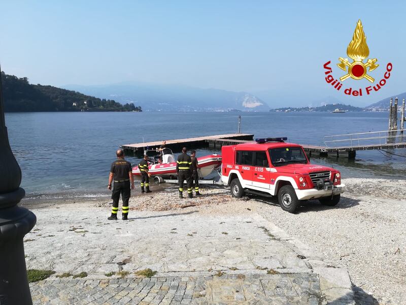 Lago Maggiore, continuano le ricerche del disperso caduto dal traghetto 4