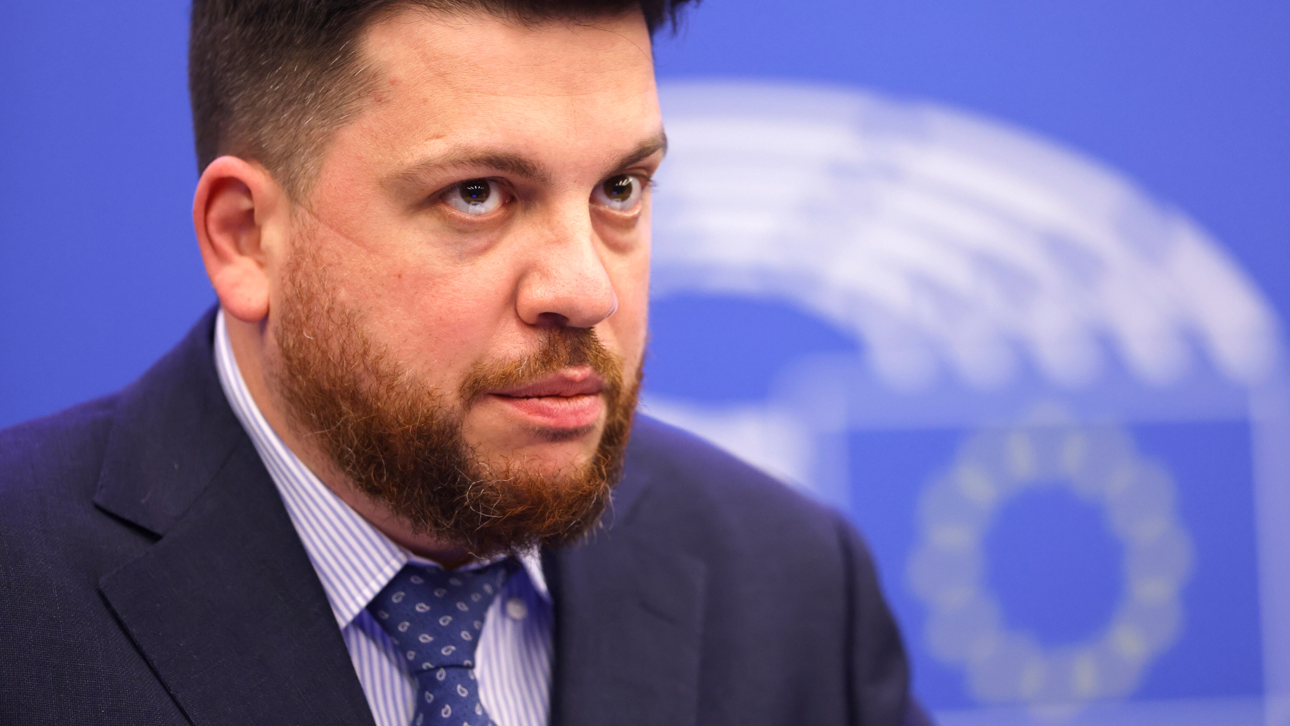Il braccio destro di Navalny aggredito a martellate in Lituania