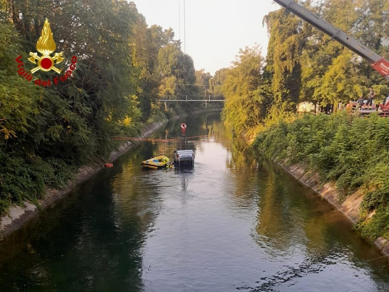 Senago, auto con 9 ragazzi finisce nel canale: morti tre 17enni - FOTO  7