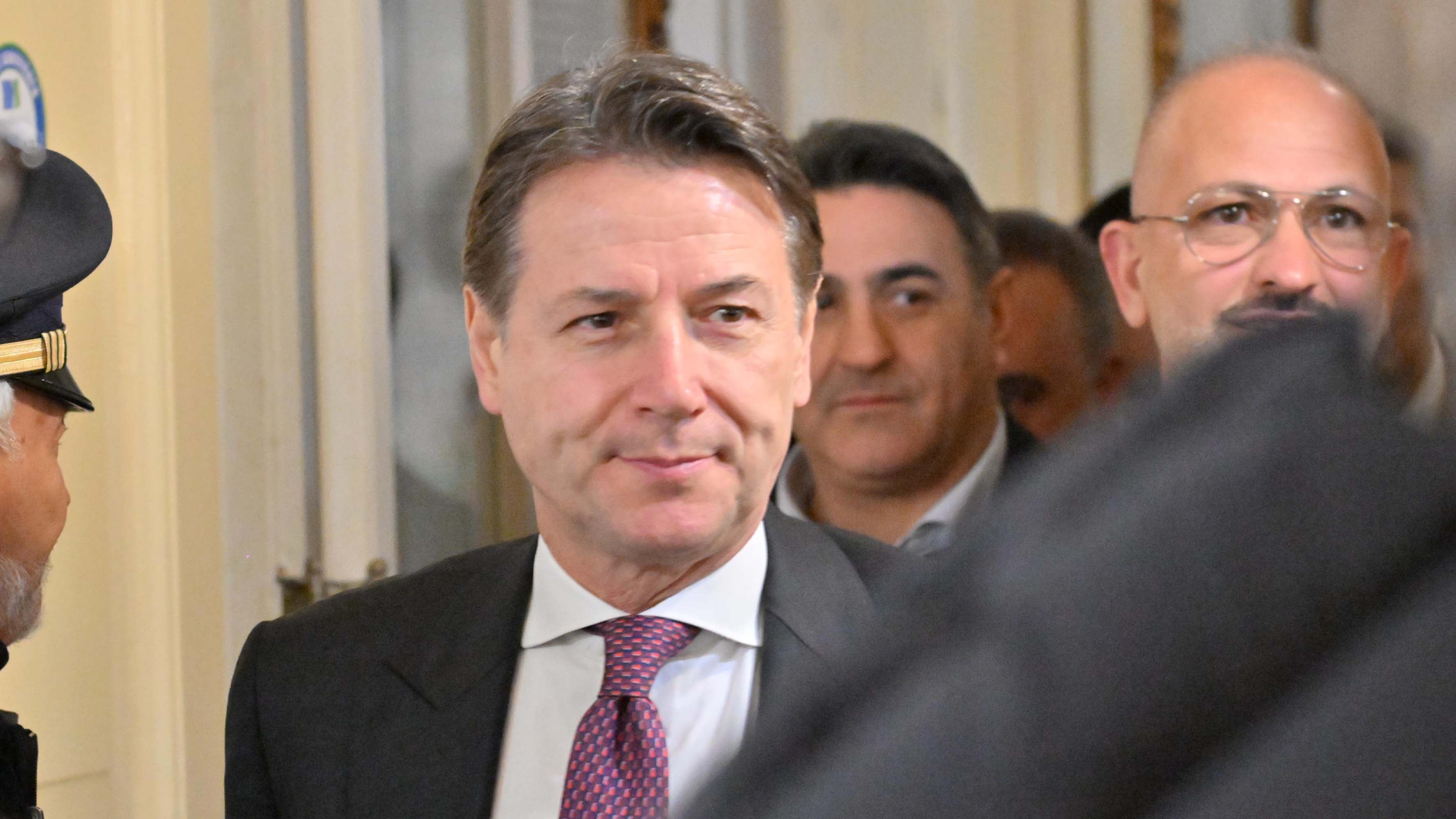 È davvero il leader più "povero"? Ecco perché Conte dichiara così poco