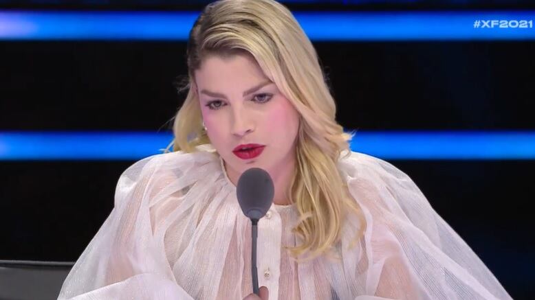 "Battutine fuori luogo", "Subdola". A X Factor finisce male