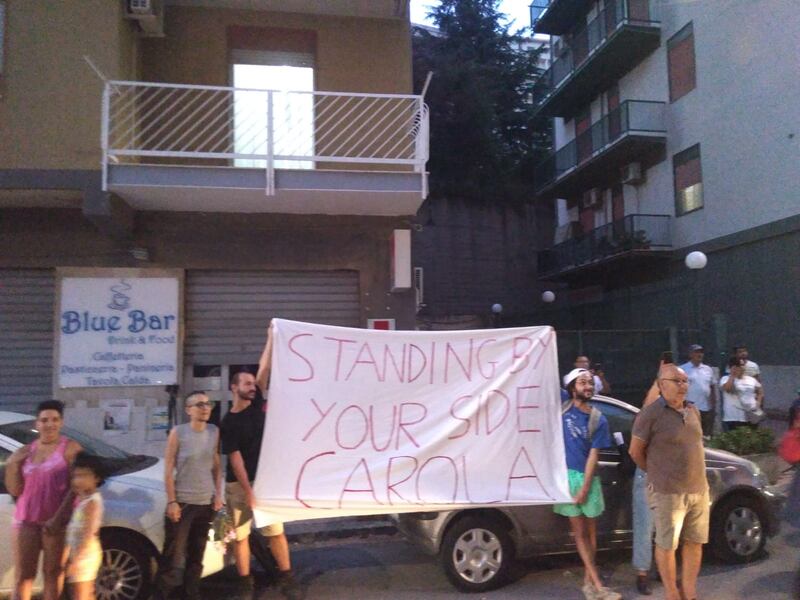 La lunga giornata agrigentina di Carola Rackete  4