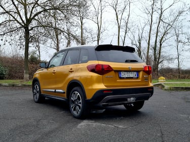 Suzuki Vitara Hybrid 140V: guarda le foto 12
