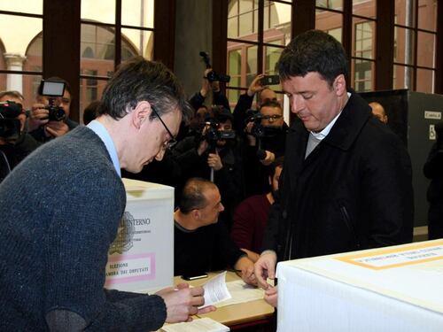 "Renzi ha deciso di dimettersi". Ma è giallo: il portavoce smentisce