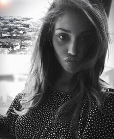 Belen Rodriguez hot al sole 13