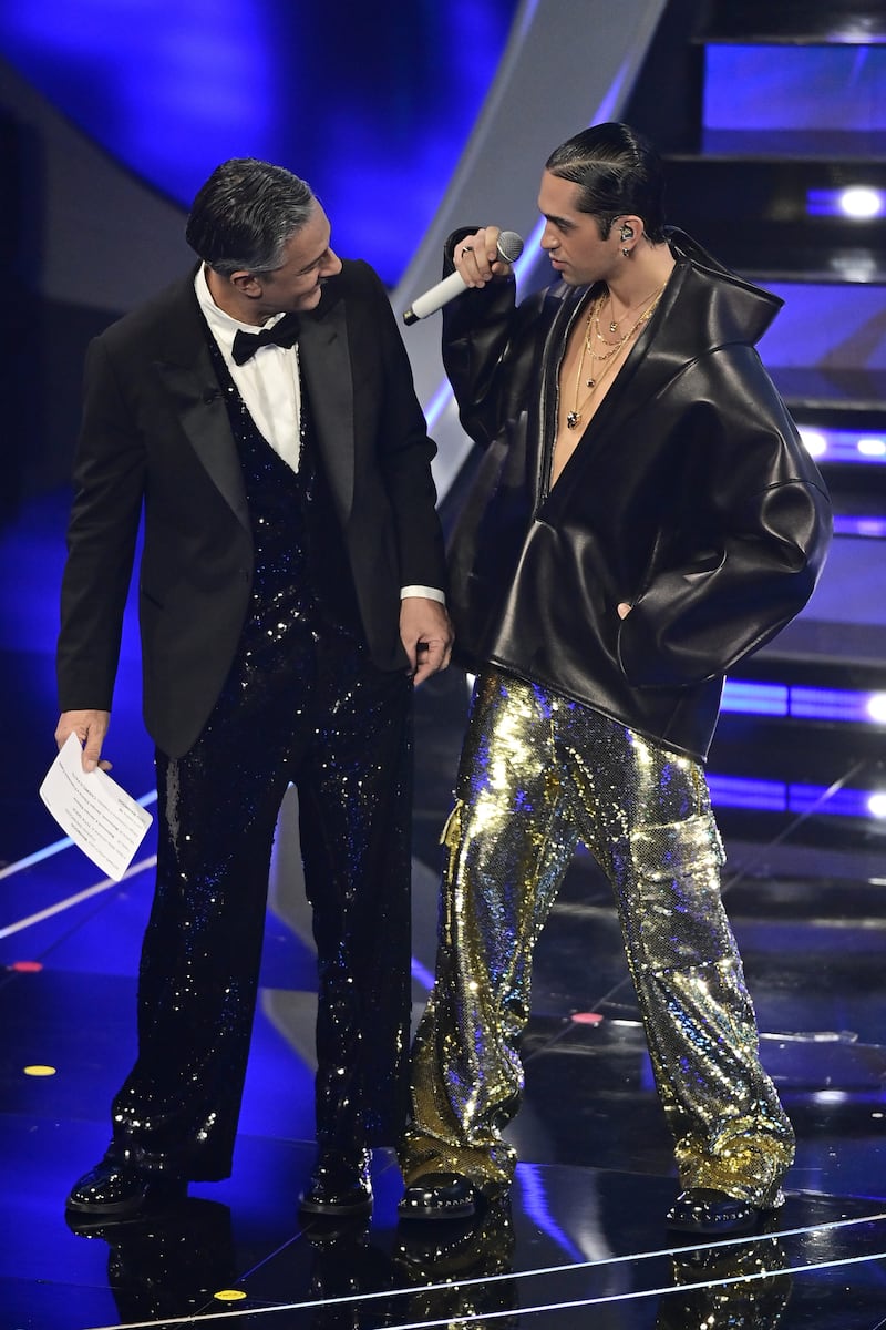 Sanremo 2024: ecco il look della finalissima del Festival di Mahmood 4