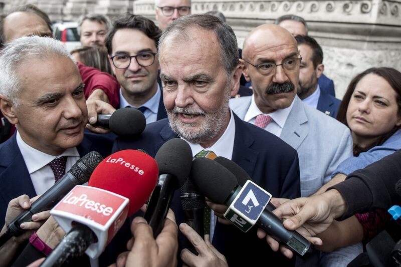 Legge elettorale, Calderoli consegna il quesito referendario in Cassazione 1