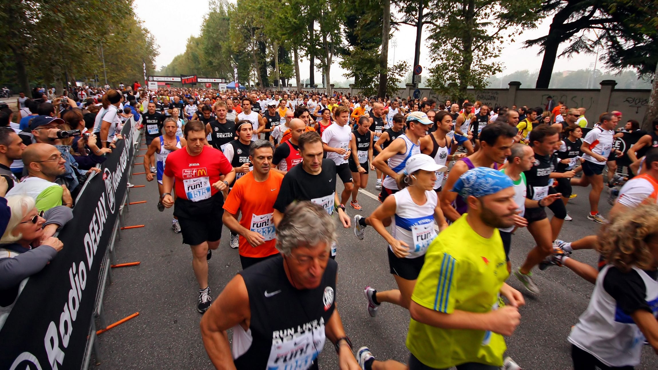 La DeejayTen fa il pieno. Dal Duomo all'Arena via alla carica dei 40mila