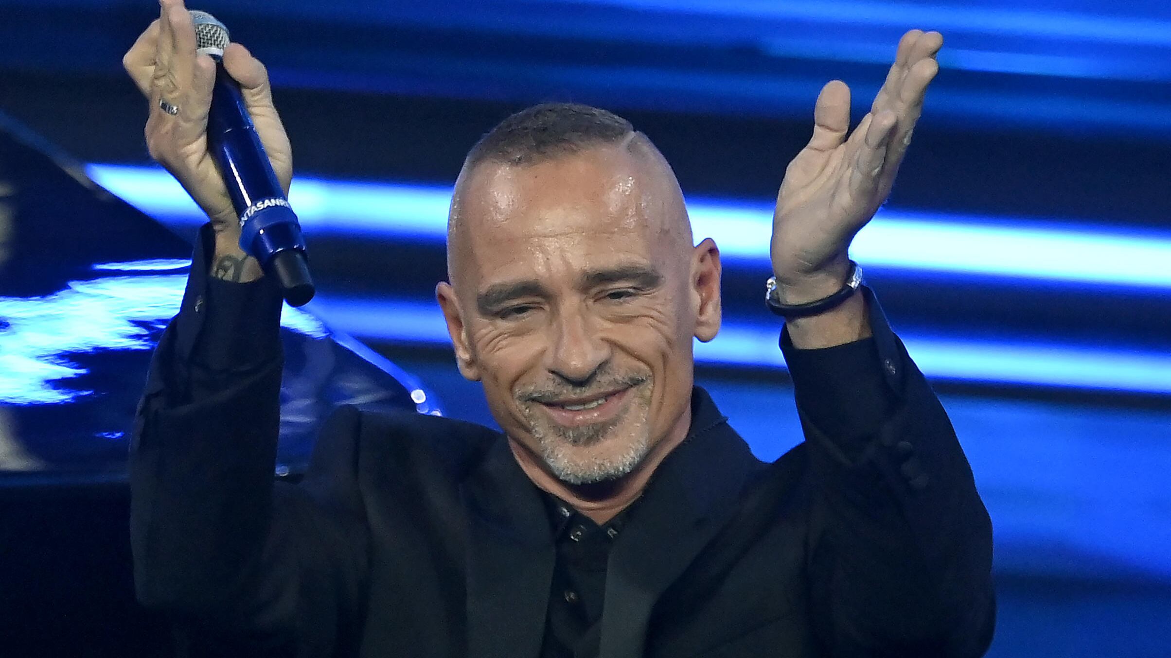 "Non mollerò mai...". La promessa (e la stoccata) di Eros Ramazzotti