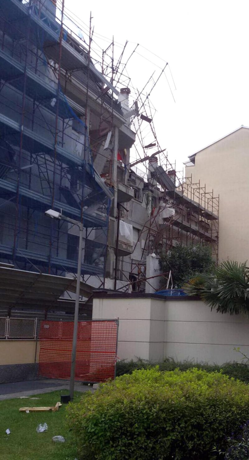Milano, la palazzina dopo l'esplosione 10