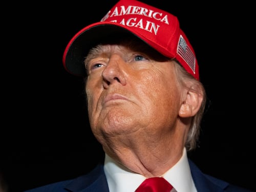 "Trump pronto ad appoggiare nuovi attacchi israeliani contro l'Iran"
