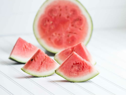 Dieta contro l'afa: ecco i cibi per difendersi dal caldo