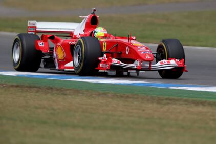 Mick Schumacher sulla Ferrari del papà: le foto più belle 12
