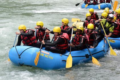 I giocatori della Roma si danno al rafting 13