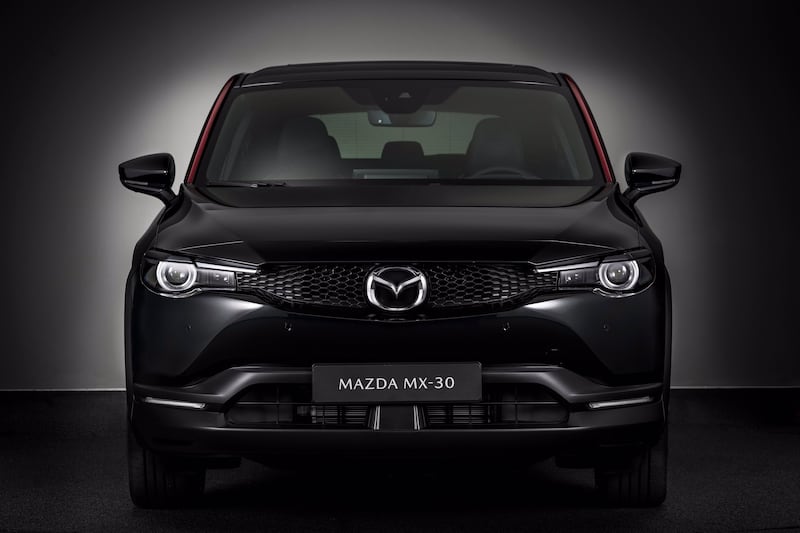 Mazda MX-30 R-EV, l’elettrica con il range extender: guarda le foto 8