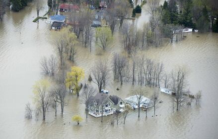 L'esercito canadese dispiegato contro l'alluvione in Quebec 17