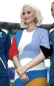 Katy Perry col pancione, foto 1