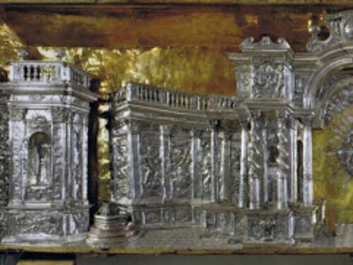Oro, argento e corallo per architetture divine