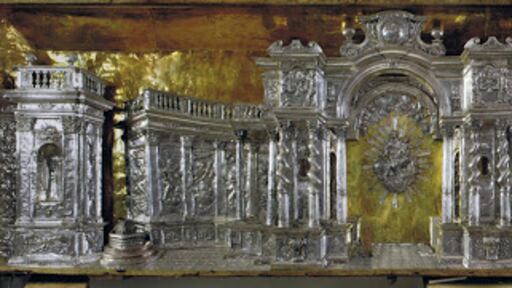 Oro, argento e corallo per architetture divine
