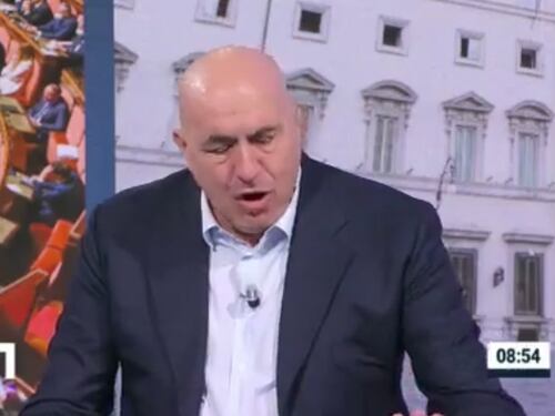 "Ha votato contro..:", "Non faccia la parte...". Scontro tv tra il conduttore e Crosetto
