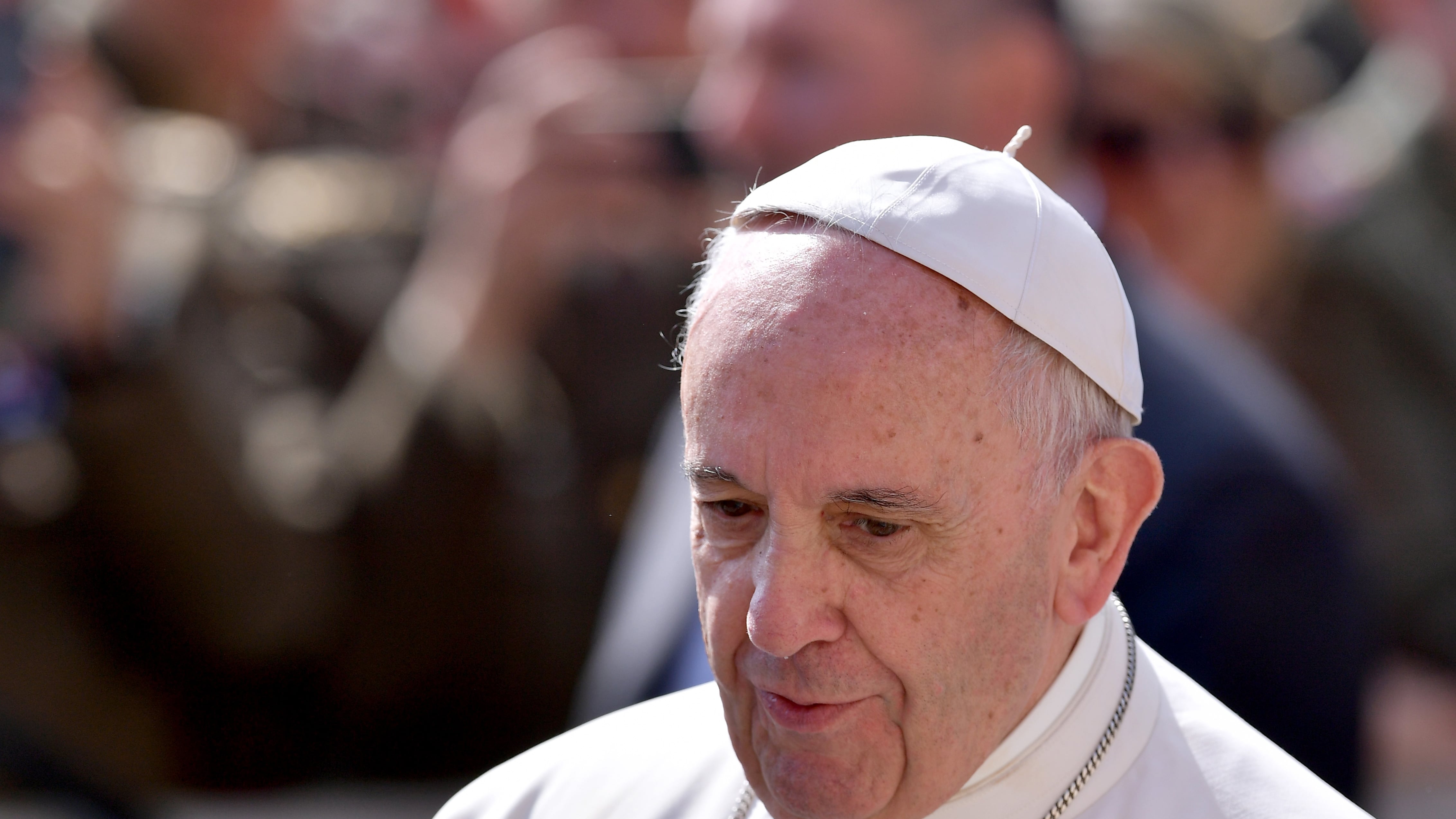 "Disarmare la Terra". Cosa rivela la lettera del Papa dall'ospedale