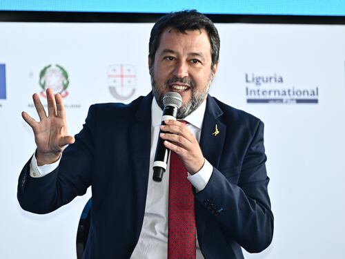 "Nessun rimpasto". E Salvini smentisce chi gufa contro il governo