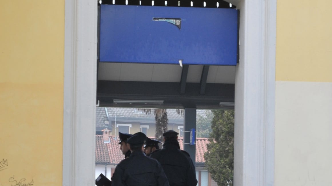 Avvocato e poliziotto finti tentano di truffare due anziane