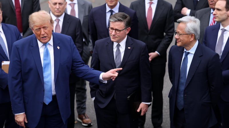 Vittoria di Trump alla Corte Suprema: via libera ai rimpatri dei migranti nei Paesi terzi