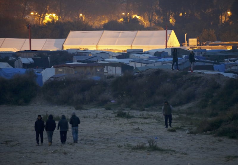 A Calais scoppia la rivolta nella "giungla" 10