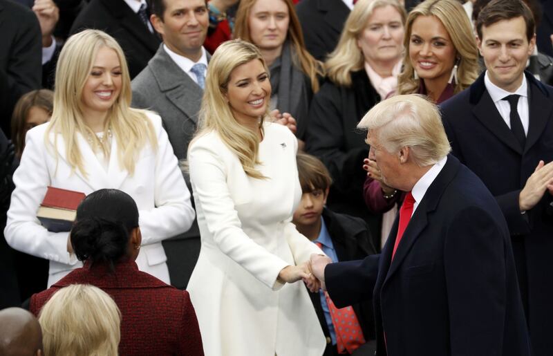 Melania e Ivanka Trump: moglie e figlia del presidente 30