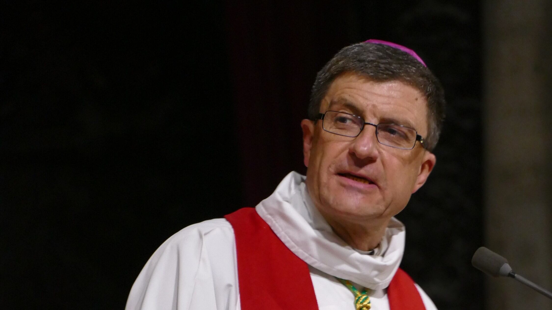 Preti pedofili, la chiesa vende i palazzi