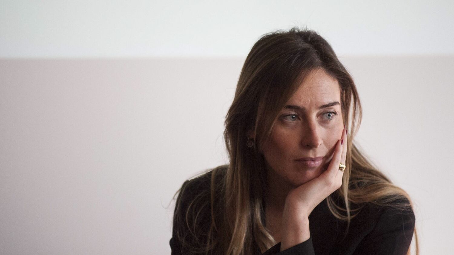 La "zavorra" Boschi ha paura: "Se io lascio è la mia fine"