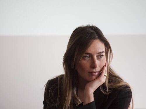 Governo Gentiloni, gara di volgarità a 5 stelle sulla Boschi