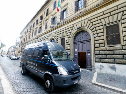 "Venduti 181 dossier riservati". Ora l'ordinanza incastra Biot