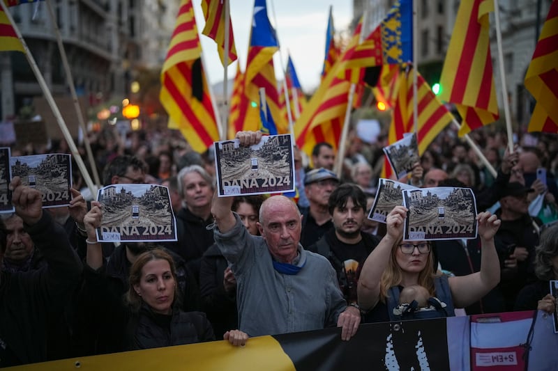 Valencia, manifestanti in strada contro la gestione Mazòn 1