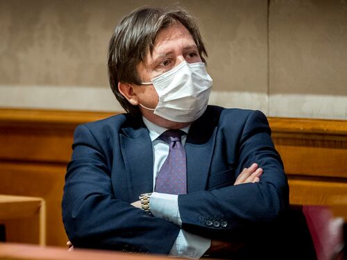 Lo strano stop ai tamponi, una firma inguaia Sileri