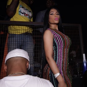 Nicki Minaj, seno in mostra per i 4 milioni di dischi 4
