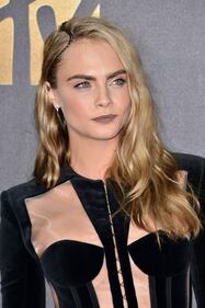 Cara Delevingne in total balck agli Mtv Movie Awards 2