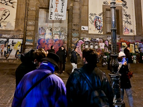 "Reprimono il dissenso". E gli anarchici occupano pure l'università di Napoli