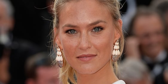 Bar Rafaeli, gravidanza sexy al mare 14