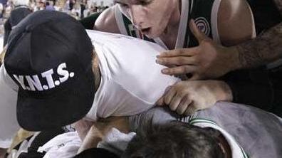 Il riscatto del basket contro la crisi di Siena e di un intero sistema