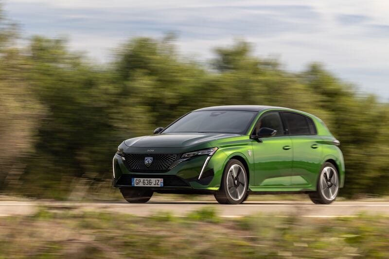 Peugeot e-308, guarda la gallery 9