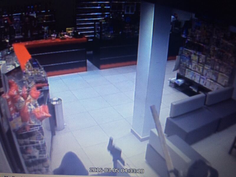"Troppe rapine, costretti a chiudere il bar di notte": i banditi in azione 4