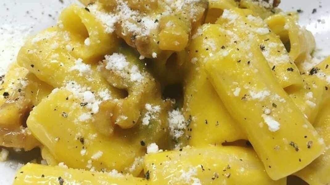 Carbonara Day, storia e ingredienti della pasta più amata al mondo