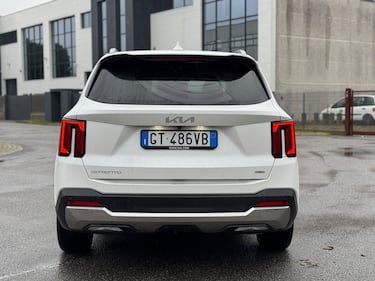 KIA Sorento HEV 2025: guarda la gallery del SUV 7 posti ibrido full 8