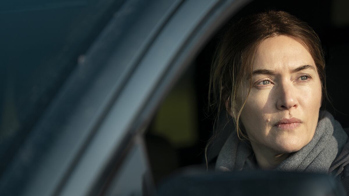 Kate Winslet s'imbruttisce per indagare