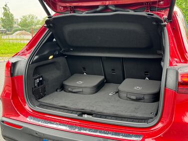 Mercedes EQA 300 4Matic: guarda la gallery del crossover elettrico premium 13