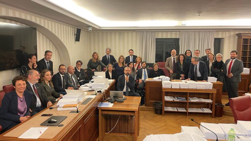 "Forzature sulla manovra". Le opposizioni occupano la commissione