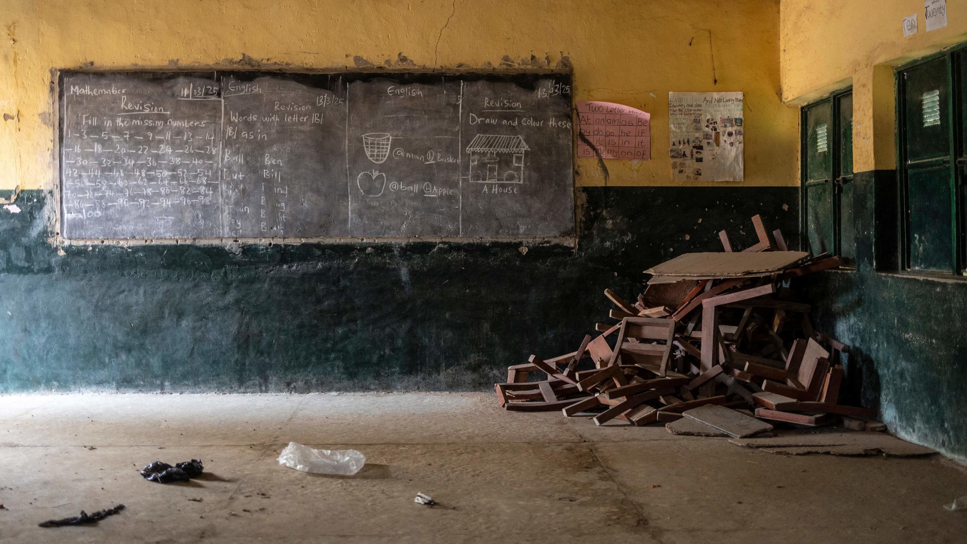 Nigeria, assalto ad una scuola cattolica: rapiti 303 studenti e 12 insegnanti